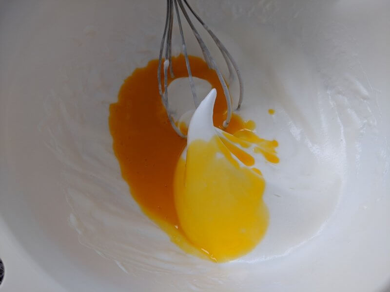 卵黄がマンゴーソースみたいで美味しそう(笑)